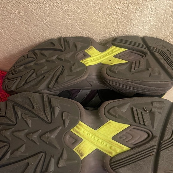 Adidas - Picture 3 of 5